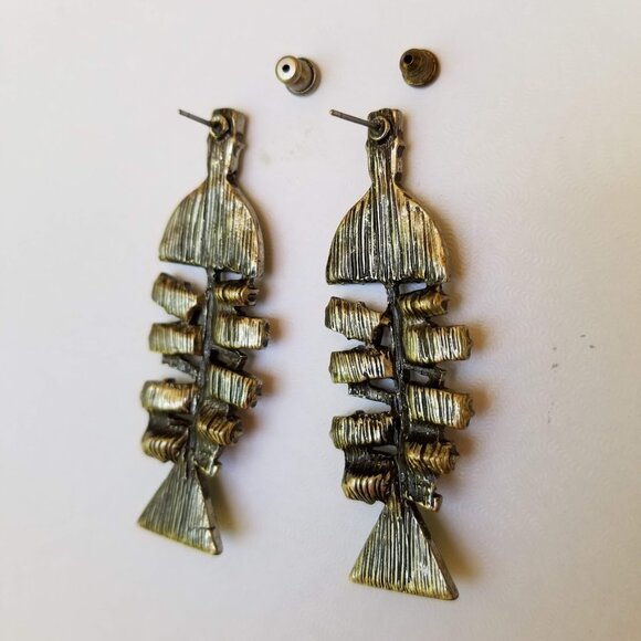 Blue Turquoise Fishbone Silver tone Rhinestone Pierced Earrings - Picture 5 of 11